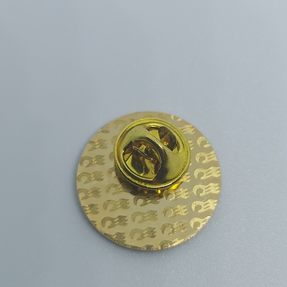 Princess Cruise Captain's Circle Pin Gold Tone with Blue Enamel Details 7/8 inch - Picture 4 of 4